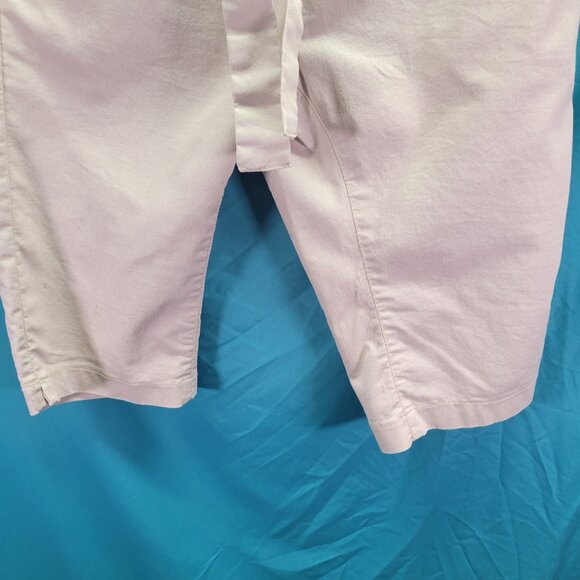 Bevy Womens Khaki Capris With Belt Size 27 Knee Length Casual Style - Picture 4 of 7